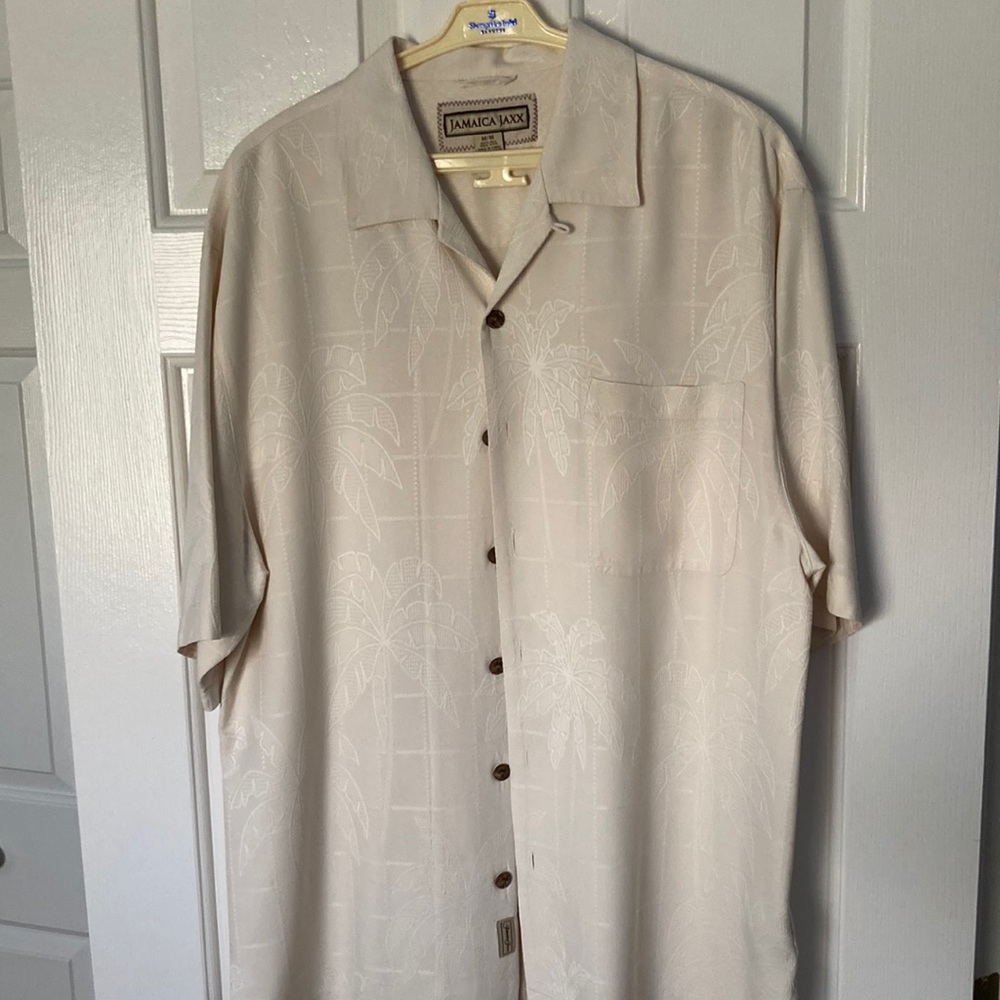 Like new, Silk Hawaiian Shirt - Medium
